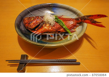Golden eyes boiled Japanese food Izu "golden eyes" 87058064