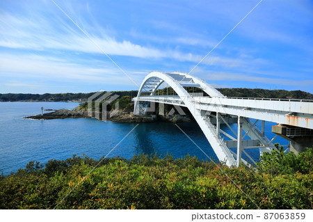 [和歌山縣] 串本大橋（紀伊大島）天氣晴朗 87063859