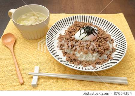 Soboro bowl and egg drop soup Soboro bowl and egg drop soup 87064394
