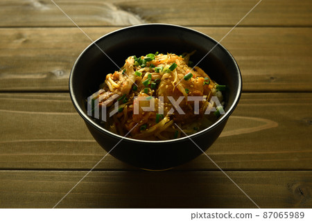 Pig kimchi bowl 87065989