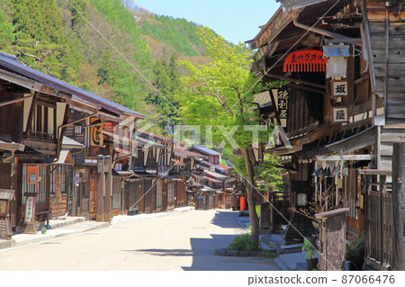 奈良井宿的街道中山道木曾路 奈良井宿的街道中山道木曾路 87066476