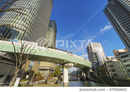 Nakanoshima 大廈，在 Higobashi Kitazume 附近，大阪都市風景 87066602