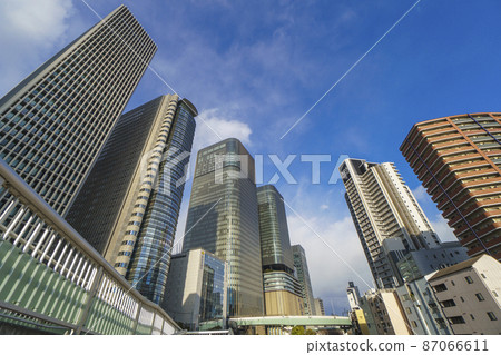 16:00左右從中之島大廈人行天橋出發[大阪市容] 87066611