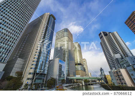 16:00左右從中之島大廈人行天橋出發[大阪市容] 87066612