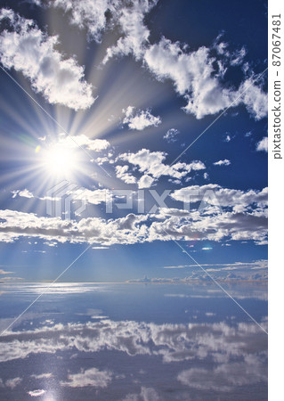 Superb view of Mirror Lake Uyuni salt lake 87067481