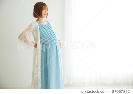 Pregnant woman 87067892