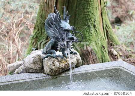 大岩神社的龍之手水屋 大岩神社的龍之手水屋 87068104