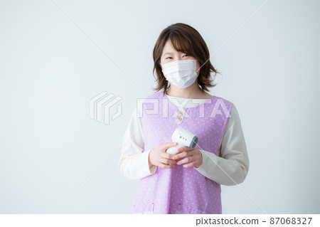 Nursery center temperature measurement Nursery center temperature measurement 87068327