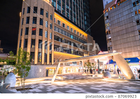 《兵庫縣》神戶三宮車站前,城市夜景 《兵庫縣》神戶三宮車站前,城市夜景 87069923