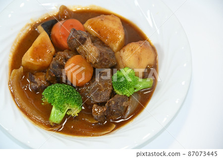 家常燉牛肉 家常燉牛肉 87073445