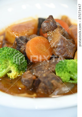 家常燉牛肉 家常燉牛肉 87073447