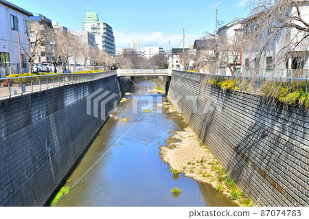 從興富士橋/石神井河向下游看（東京都練馬區）[2022.2] 87074783