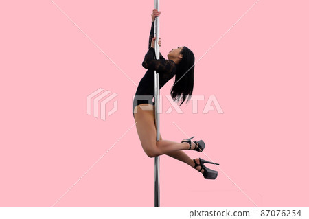 Girl pole dance 87076254