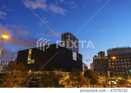 大阪中之島博物館 日落後的夜景【2022年2月拍攝】 87076282