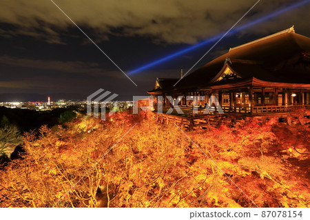 秋天清水寺照亮了 秋天清水寺照亮了 87078154