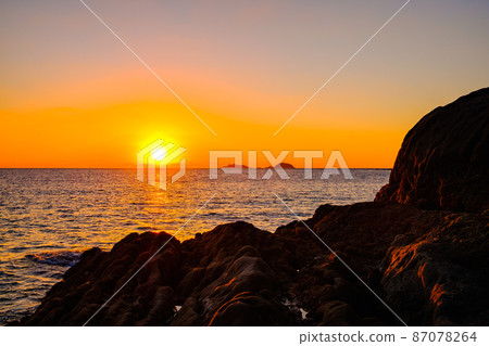 Evening view overlooking Gunkanjima Evening view overlooking Gunkanjima 87078264