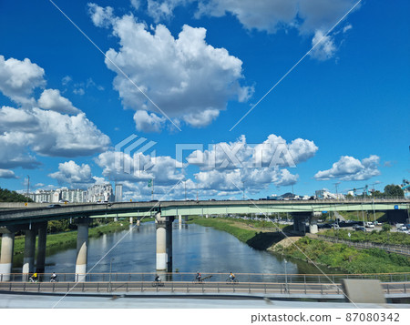 Overpass Overpass 87080342