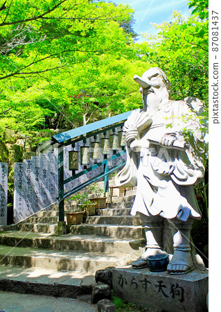 [Hiroshima] Early summer Miyajima Misen Daishoin crow tengu and prayer wheel (contrast correction) 87081437