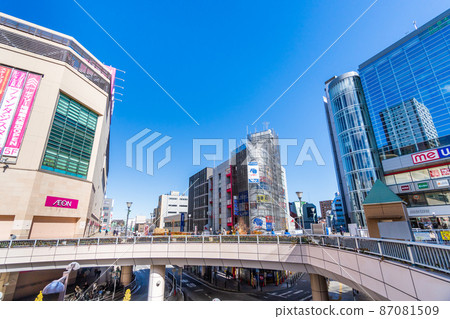 與直線站相鄰的JR橫濱線橋本站 與直線站相鄰的JR橫濱線橋本站 87081509