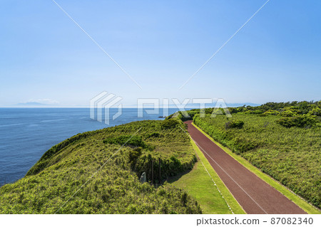 Hiking course and seascape of Jogashima Prefectural Park [Miura City, Kanagawa Prefecture] 87082340