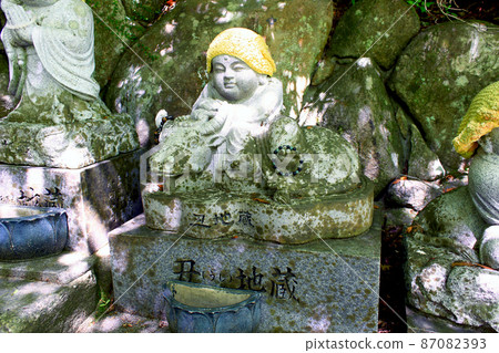 [廣島]初夏宮島彌仙大聖院境內的十二生肖地藏（牛地藏） 87082393