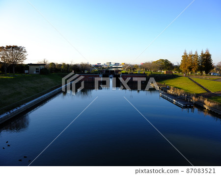 橫紋鎖閘接觸公園 87083521