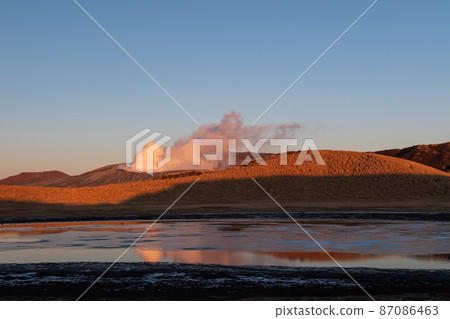 Time-lapse scenery where pure white eruption blows up at the Nakadake crater seen from Mt. Aso Sotowa in winter Time-lapse scenery where pure white eruption blows up at the Nakadake crater seen from Mt. Aso Sotowa in winter 87086463