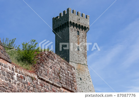 Observation tower of the castle (Rocca di Radicofani) Radicofani town, Tuscany, Italy 87087776