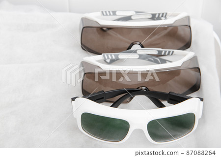 Professional laser safety eye goggles. Science safety equipment. Medical Surgeon face protection kit for Medical Worker, doctor nurse. LPG massage equipment for lifting body in the beauty salon. 87088264