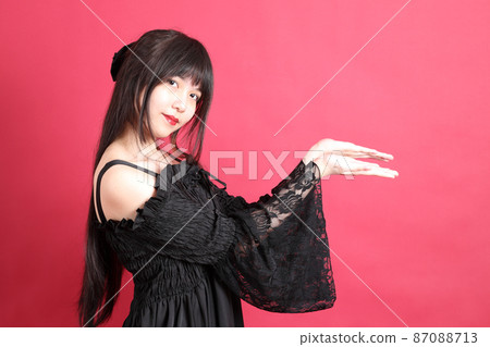 Black Gothic Girl 87088713