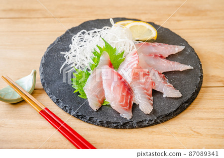 長崎縣產的天然咕嚕肉生魚片 長崎縣產的天然咕嚕肉生魚片 87089341