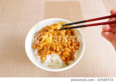 Eat natto rice Eat natto rice 87089710