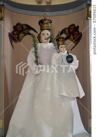 Blessed Virgin Mary with baby Jesus Blessed Virgin Mary with baby Jesus 87089815
