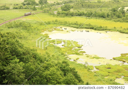 Kiha 54 Sarrun going through Kushiro Wetland on the Semmo Main Line 87090482