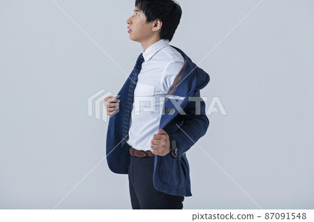 二十多歲的商人穿著夾克 二十多歲的商人穿著夾克 87091548