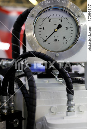 industrial equipment with hydraulic pressure gauge industrial equipment with hydraulic pressure gauge 87094197