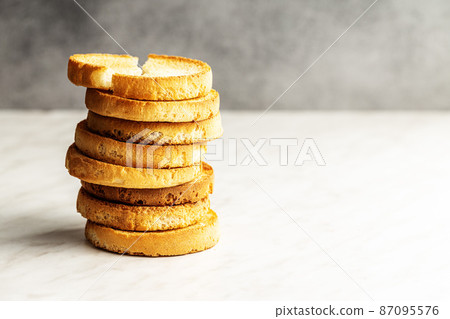 Dietary rusks bread. Crusty biscuits. 87095576