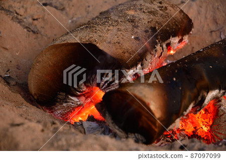 Hearth and charcoal image 87097099