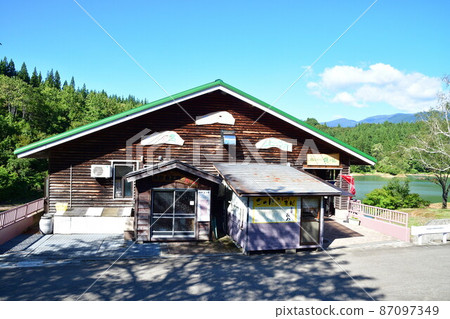 Irihirose Kagamigaike (Niigata Prefecture) Irihirose Kagamigaike (Niigata Prefecture) 87097349