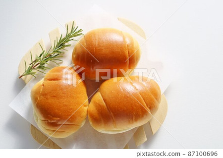 Plump freshly baked bread roll breakfast image Plump freshly baked bread roll breakfast image 87100696