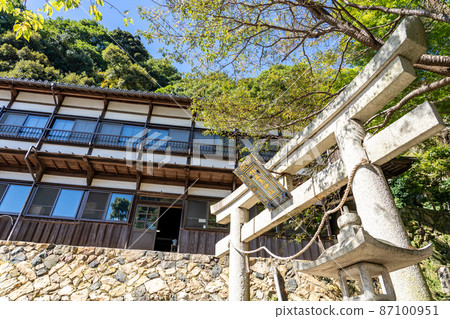 滋賀縣長濱市琵琶湖武福島神社石牌坊 滋賀縣長濱市琵琶湖武福島神社石牌坊 87100951
