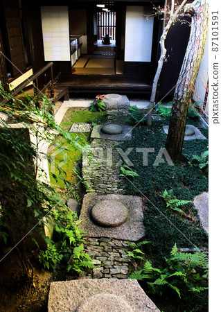 奈良町格子屋庭院的風景 奈良町格子屋庭院的風景 87101591