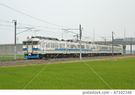 北陸本線加賀-笠間-三河 JR 西 475 系列 A26 + A02 組織（金澤） 87102386