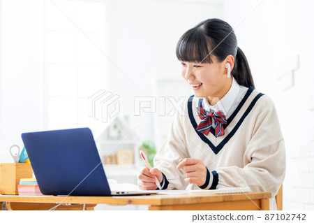 網課女學生 87102742