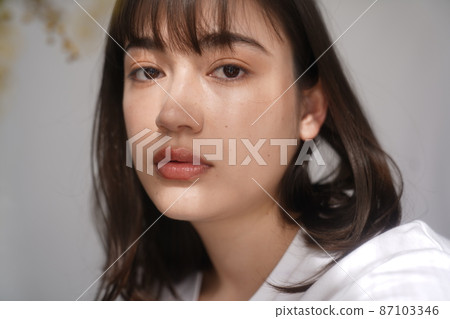簡單的女性肖像 簡單的女性肖像 87103346