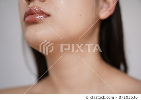 Women's mouth Women's mouth 87103630