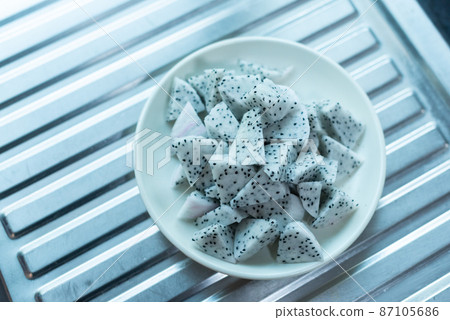 Dragon fruit ready to eat fresh from the garden. 87105686