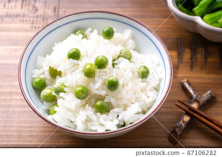 Bean rice with thin peas 87106282