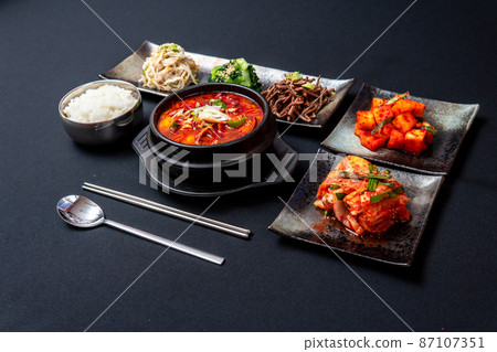 Sundubu Jjigae 套餐 87107351