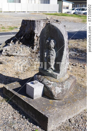 A statue of Sonemon, a cultural property of Shinshu Matsumoto, a twin-body Dosojin in the Shimadachi district, Takato Masonry A statue of Sonemon, a cultural property of Shinshu Matsumoto, a twin-body Dosojin in the Shimadachi district, Takato Masonry 87108602